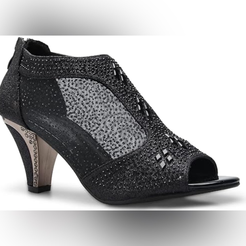 NWT! Delicacy Open Toe Glitter Shimmer T-Strap Cage Low Heels Wedge Sandal